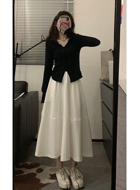 Viiwen 裙型1jue 很优秀的一条显瘦高腰垂感白色休闲半身裙伞裙女