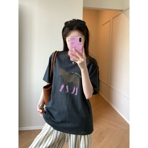 显瘦宽松圆领套头小马印花短袖t