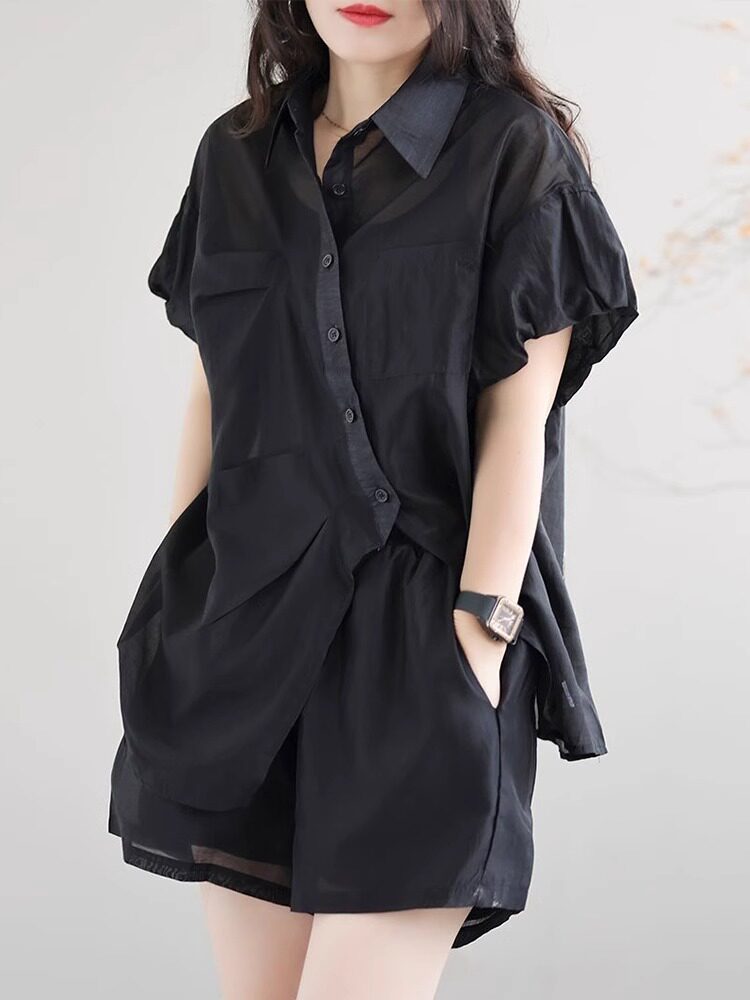 夏季服装与一套完整的运动套装为妇女，2025新的不对称防晒短袖衬