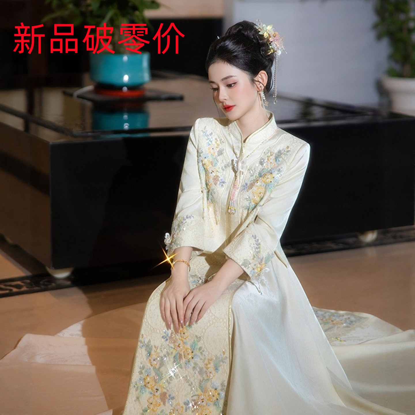 香槟色新娘敬酒国风秀禾服冬装