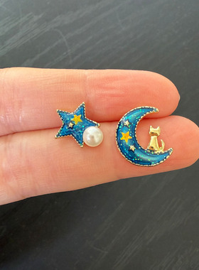 不对称蓝色星月款女式小尺寸耳钉