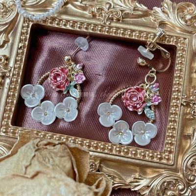 她在丛中笑荆棘镇精致港风花朵