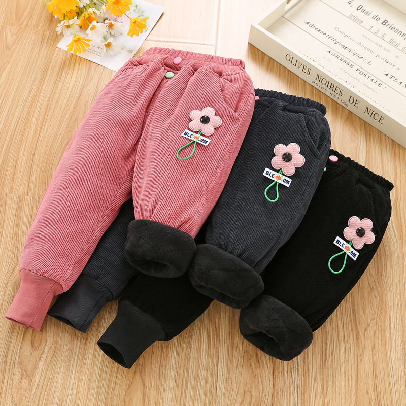 一条过冬宝宝棉裤外穿