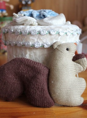 出口英国accessorize小松鼠钩织布艺可爱少女心手工零钱包硬币包