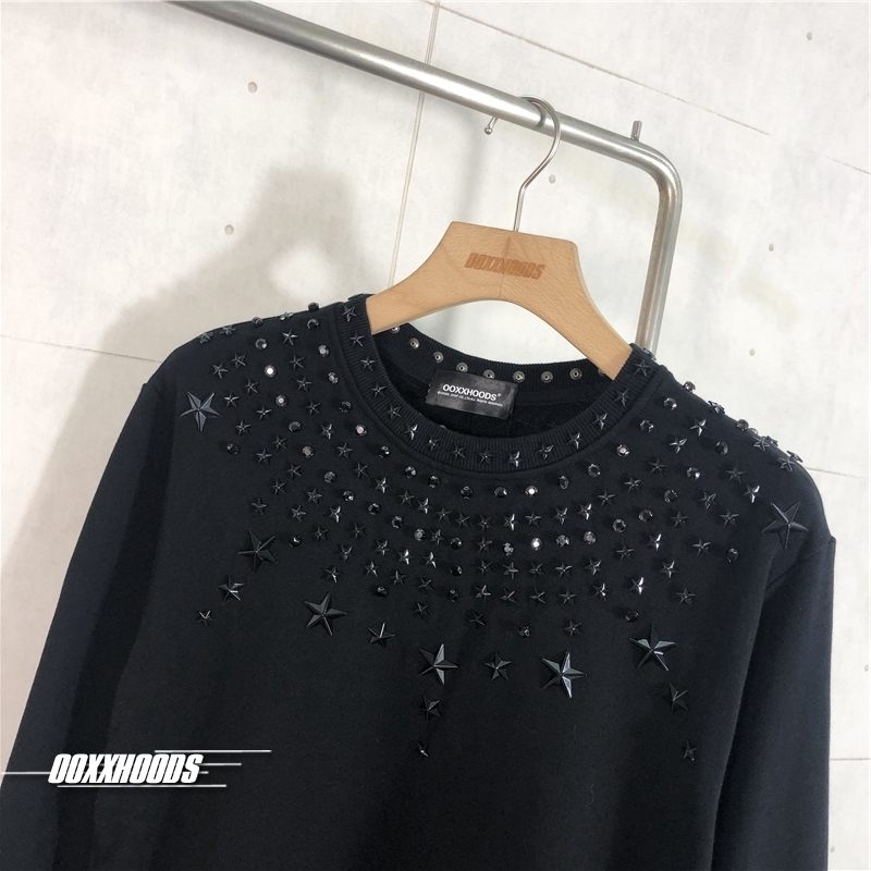 绝绝子暗夜奢华金属围脖立体走秀