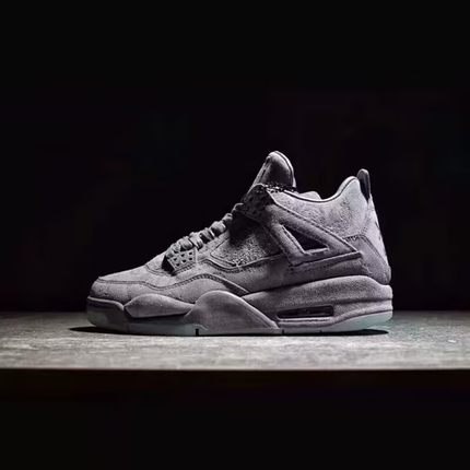 KAWS X Air4 Cool Grey联名涂鸦酷灰{AJ4}灰色麂皮夜光底男休闲鞋