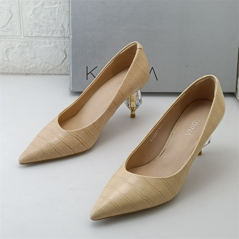 卡迪娜品牌女鞋浅口单鞋