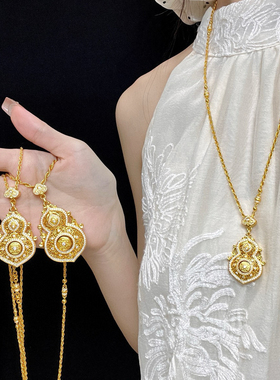 哪个女孩子会拒绝闪闪的东西呢大：74.97克 53.87克 1 35.75克