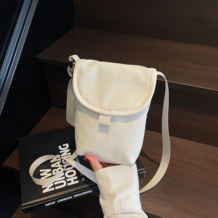 帆布包迷你小包包女2026新款高级感上班通勤斜挎时尚简约手机包