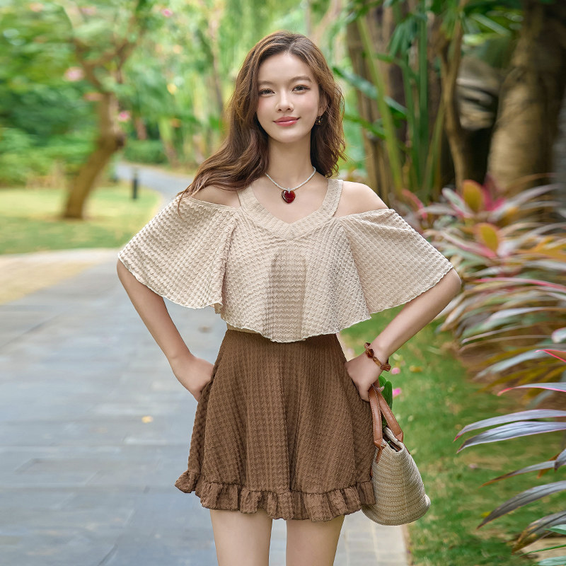 荷叶边泳衣女款泡温泉微胖保守款遮肚连体2025年新款爆款游泳衣女