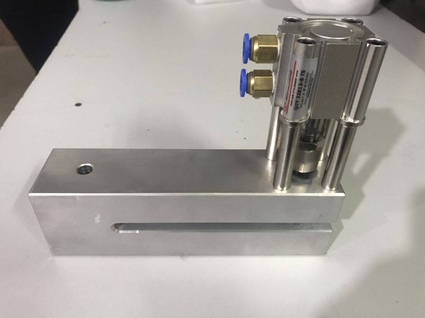 制袋机胶袋气动打孔机1-30 mm圆孔冲孔模过料150-250mm厂家直销