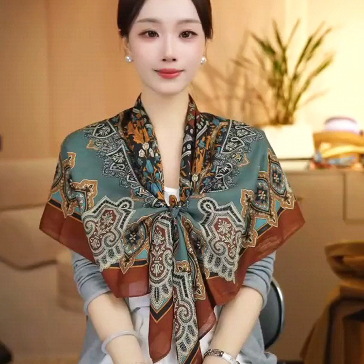 新款高级感民族风丝巾女秋冬季保暖护颈围巾装饰领巾百搭时尚披肩