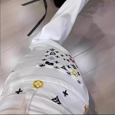白色刺绣牛仔裤女宽松阔腿裤子