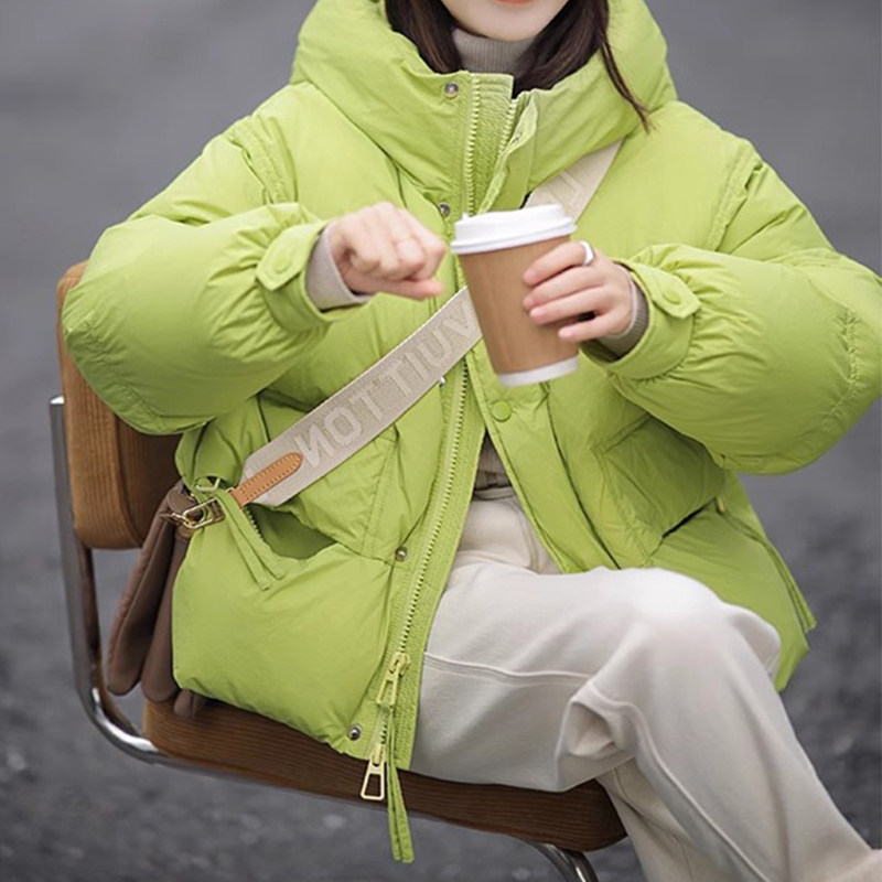 2025冬季新款鹅绒服｜立领连帽短款保暖羽绒服女士宽松学院风外套