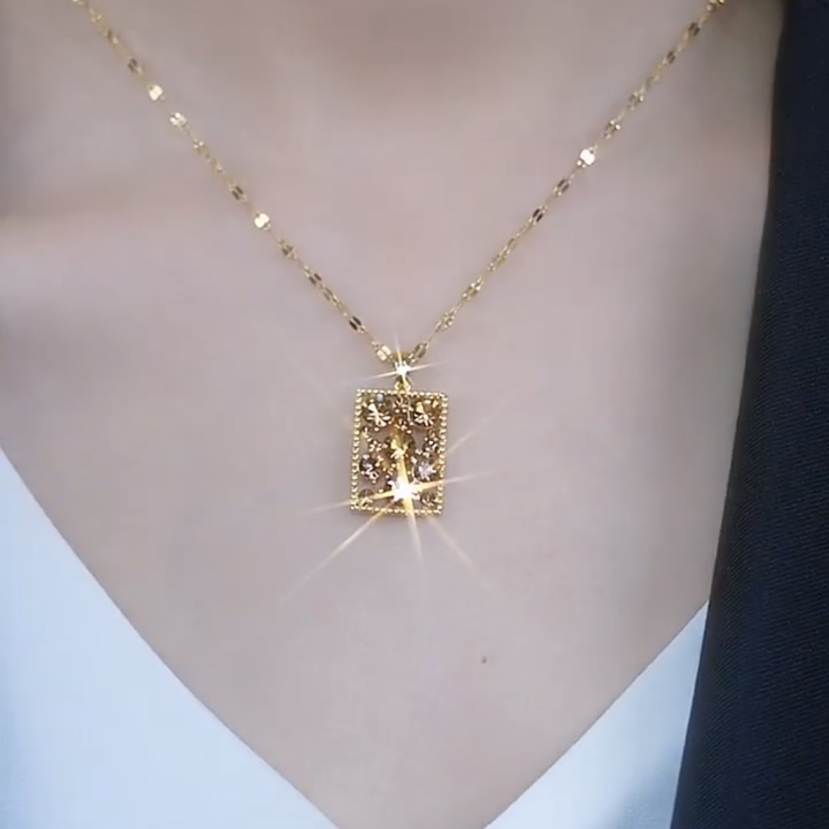 轻奢时尚咖色方形钛钢项链款小众设计感网红锁骨链高级感颈链吊坠