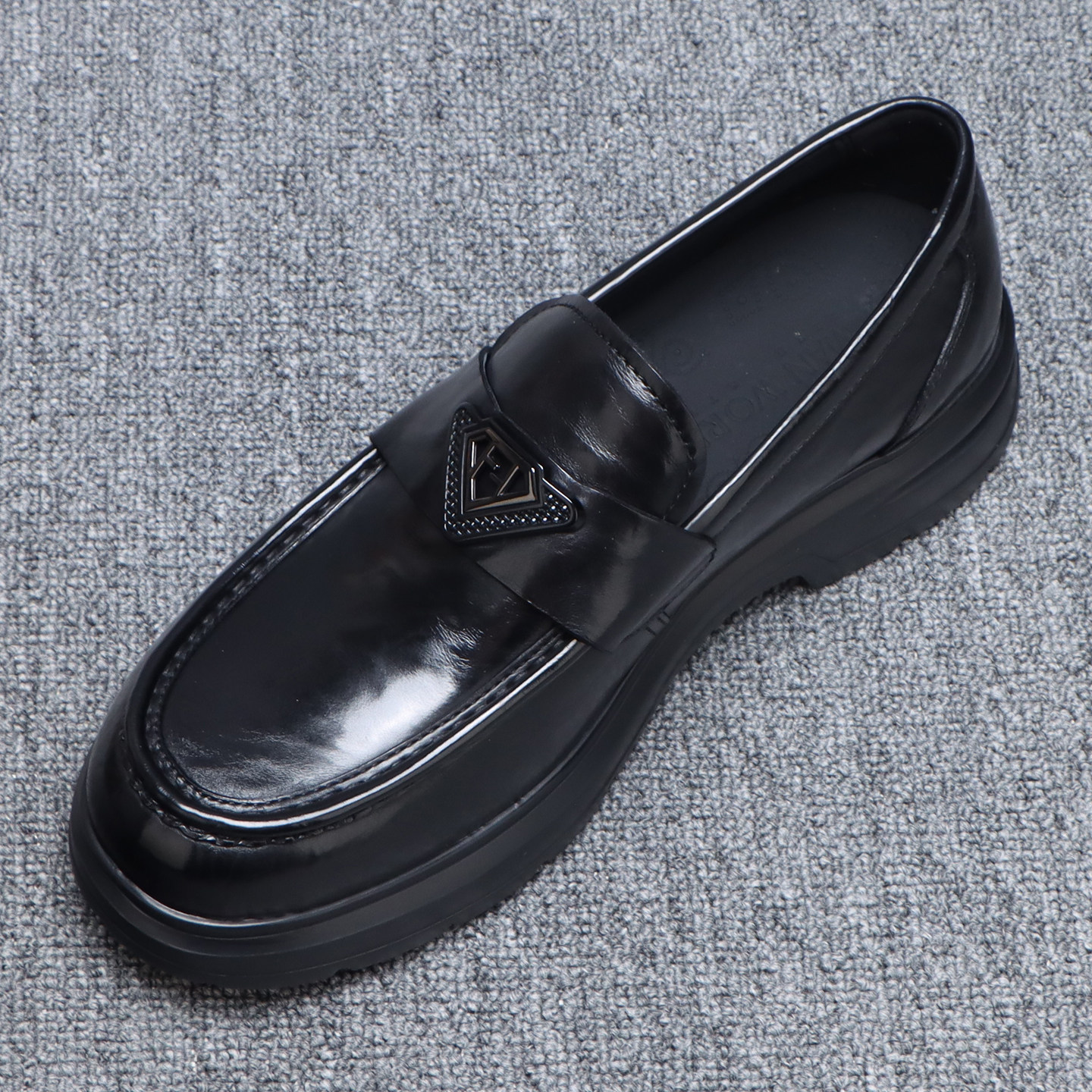 厚底皮鞋男款年轻人通勤黑色真皮乐福鞋秋季2025新款轻便休闲男鞋