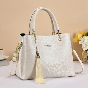 狮岭高纺十大国际名牌香纳儿包包女秋天配裙子女生2025新款大容量