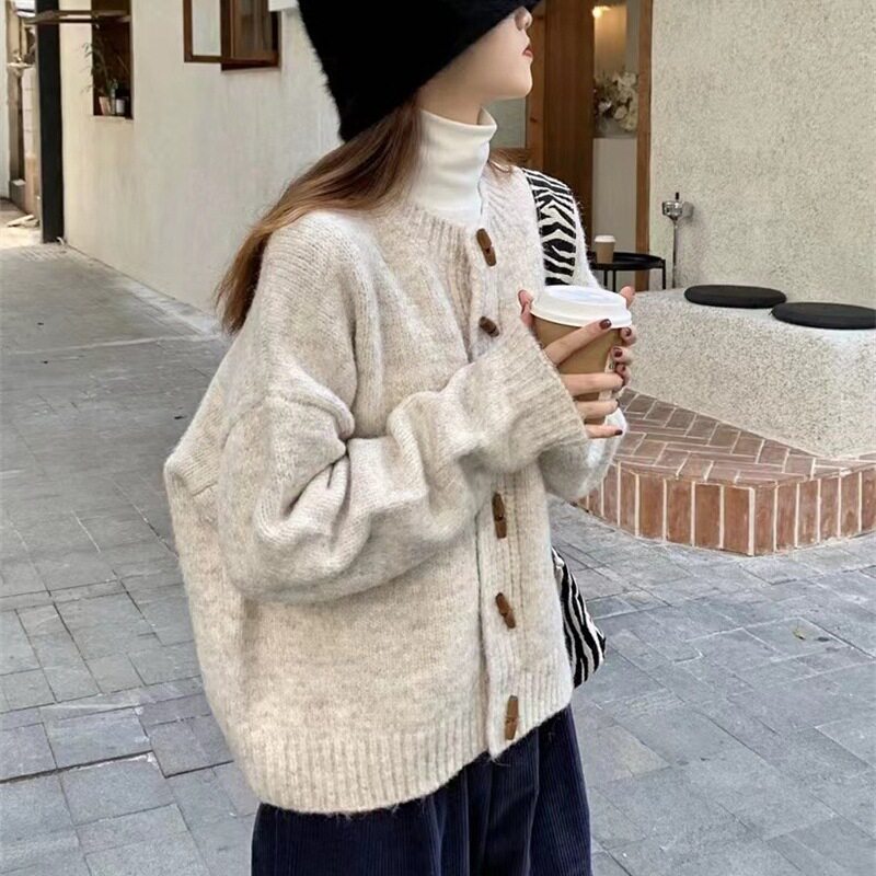 牛角扣毛衣开衫休闲慵懒风