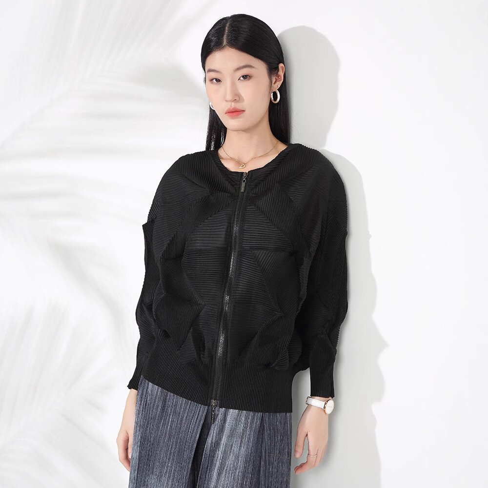 褶皱外套高级感时尚气质女2024新款手工钻石褶蝙蝠袖拉链开衫上衣