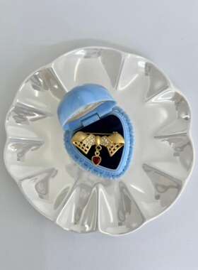 中古合金蝴蝶结镂空爱心吊坠胸针