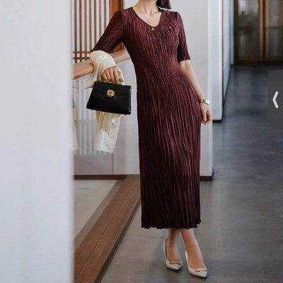 雅某专柜专业设计师百褶裙