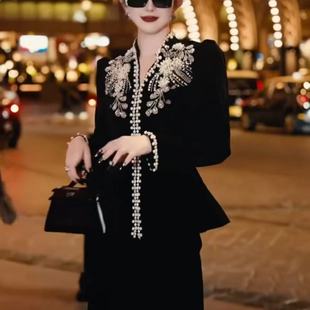 秋冬新款重工钉珠丝绒套装奢华贵气镶钻上衣半身裙两件套