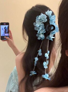 花间瀑布灰蓝色绣球花朵流苏抓夹2025新超仙古风后脑勺新中式发夹