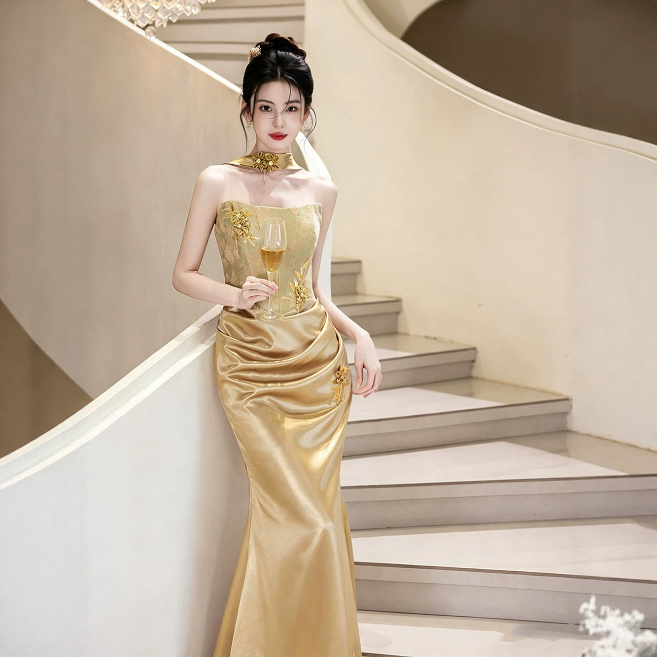 新中式香槟色新娘结婚敬酒服晨袍2026新款抹胸订婚国风轻奢晚礼服