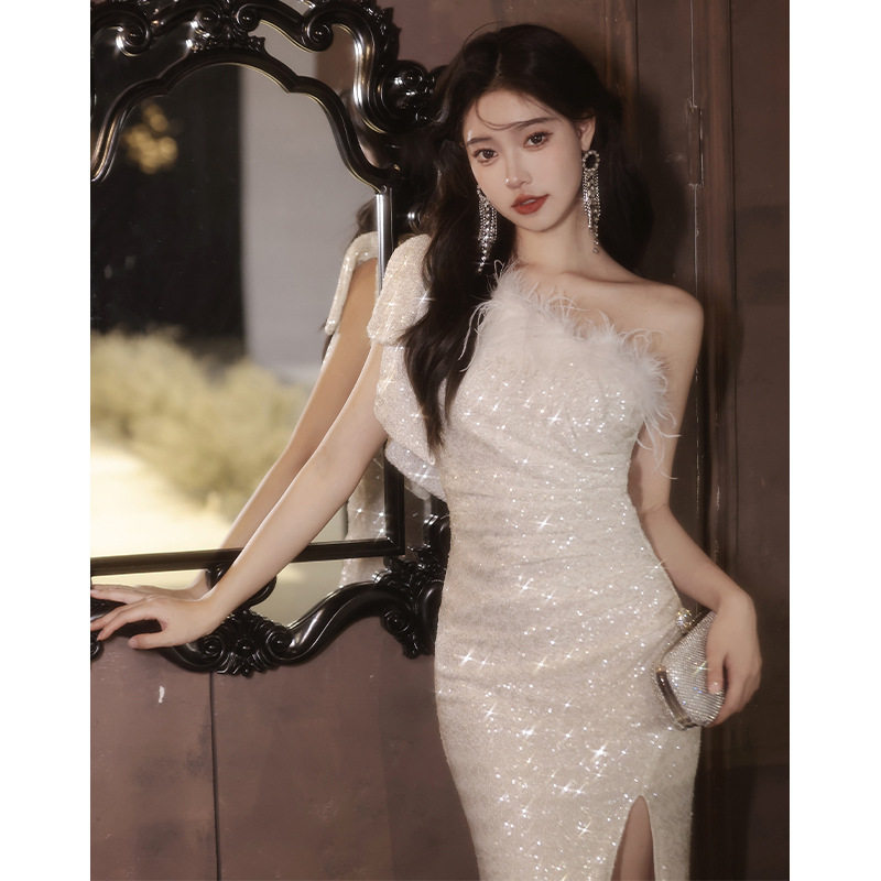 白色年会晚礼服女2026新款高级感春季款主持人鱼尾裙轻奢小众高端图片