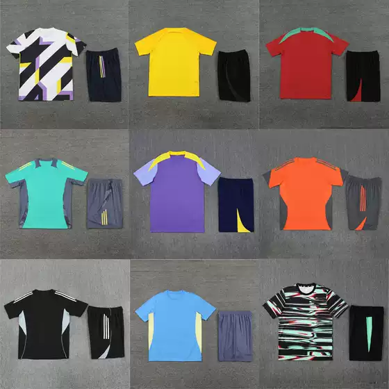 Sweat-Absorbent and Breathable Personalized Football Uniform Set for Men, Customized Adult Short-Sleeved Football Jersey, Customized Sports Competition Team Uniform
