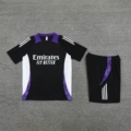 Royal m Black