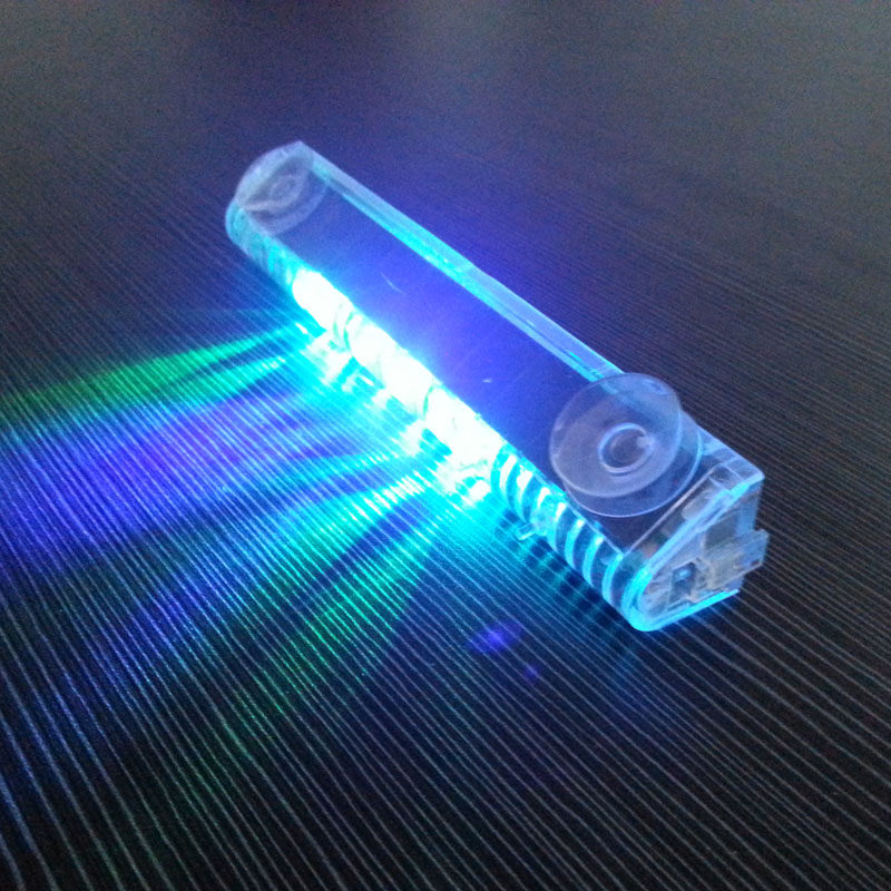 汽车太阳能爆闪灯防追尾LED激光警示灯车用呼吸灯汽车装饰游侠灯