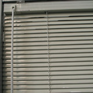 厂家直销特价立川百叶窗帘 办公 居家 别墅百叶 单触自降式