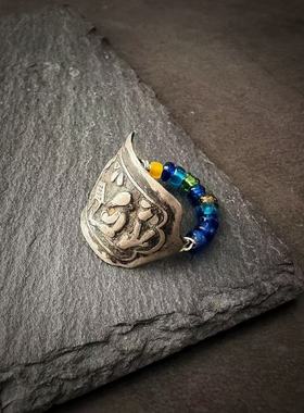 月末魔羯。原创。|人物| 老银人物戒面。老琉璃珠。戒指