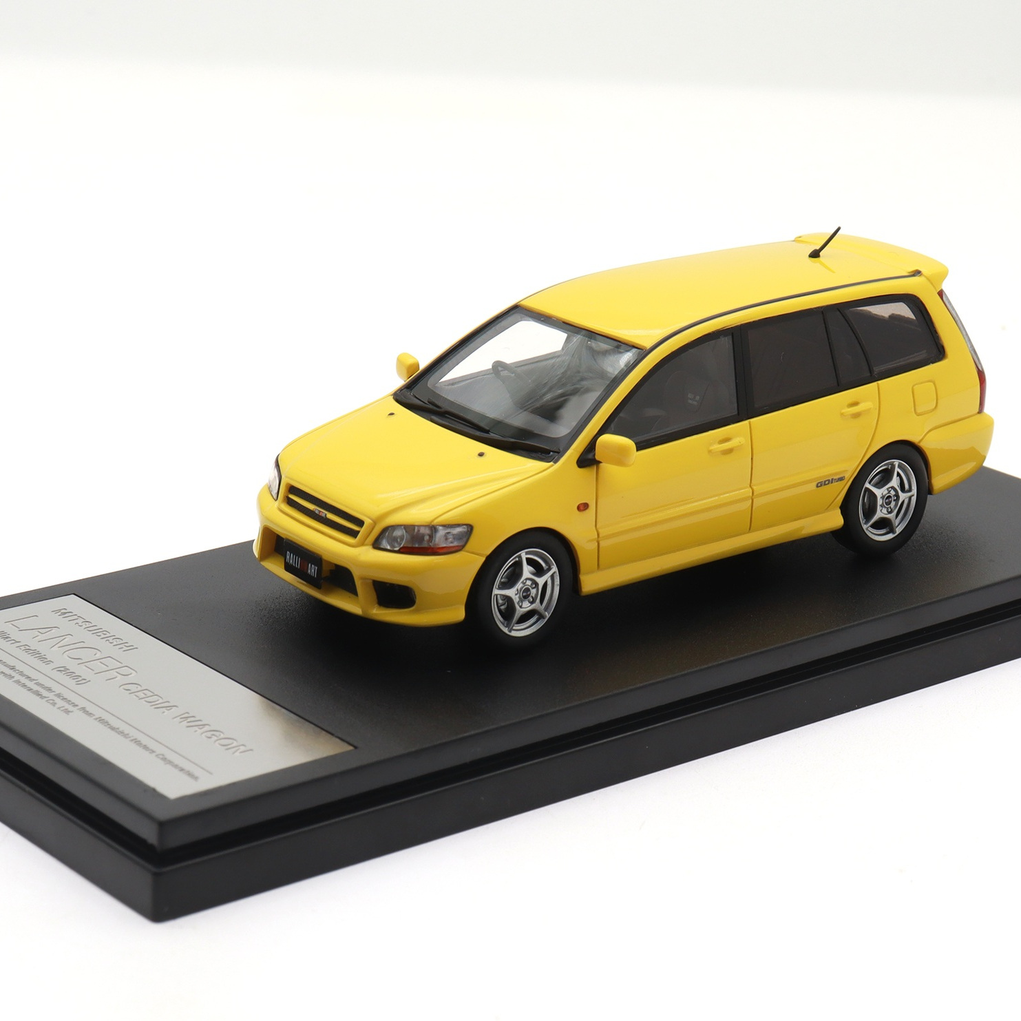 预1:64 Hi-storz 三菱 旅行版枪骑兵车模型收藏