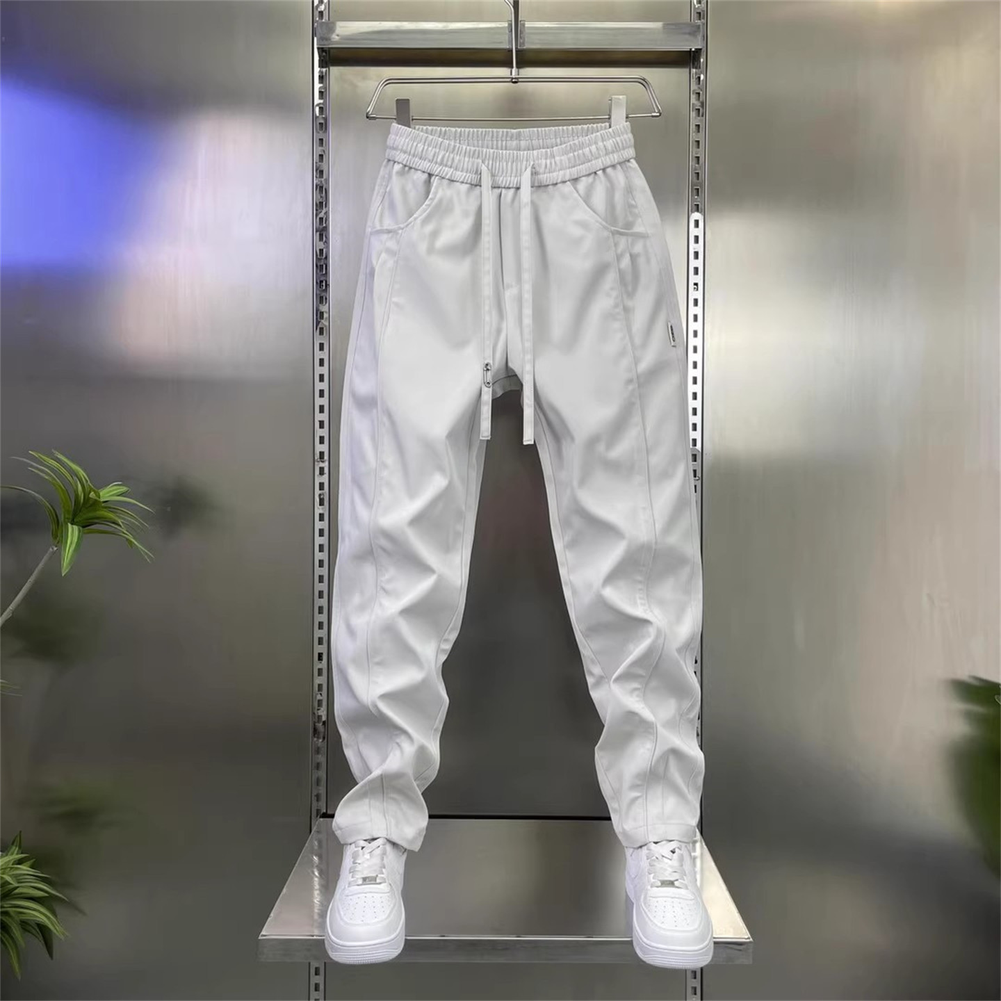 高端白色三防加绒冲锋裤男士2025新款秋冬季男裤直筒休闲裤子男款