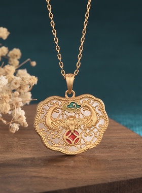 2021国潮新品国风配饰珐琅彩绘平安锁吊坠仿和田玉蝙蝠复古项链女