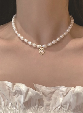 巴洛克淡水珍珠爱心项链女夏轻奢小众甜酷风锁骨链2023年新款配饰