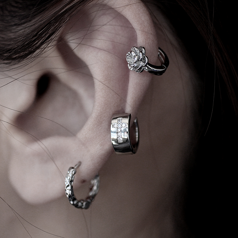 朋克风合金中性十字架玫瑰耳环