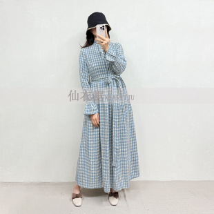 仙衣裾原创灰蓝色木耳边立领连衣裙优雅格子修身长裙2026春新款女