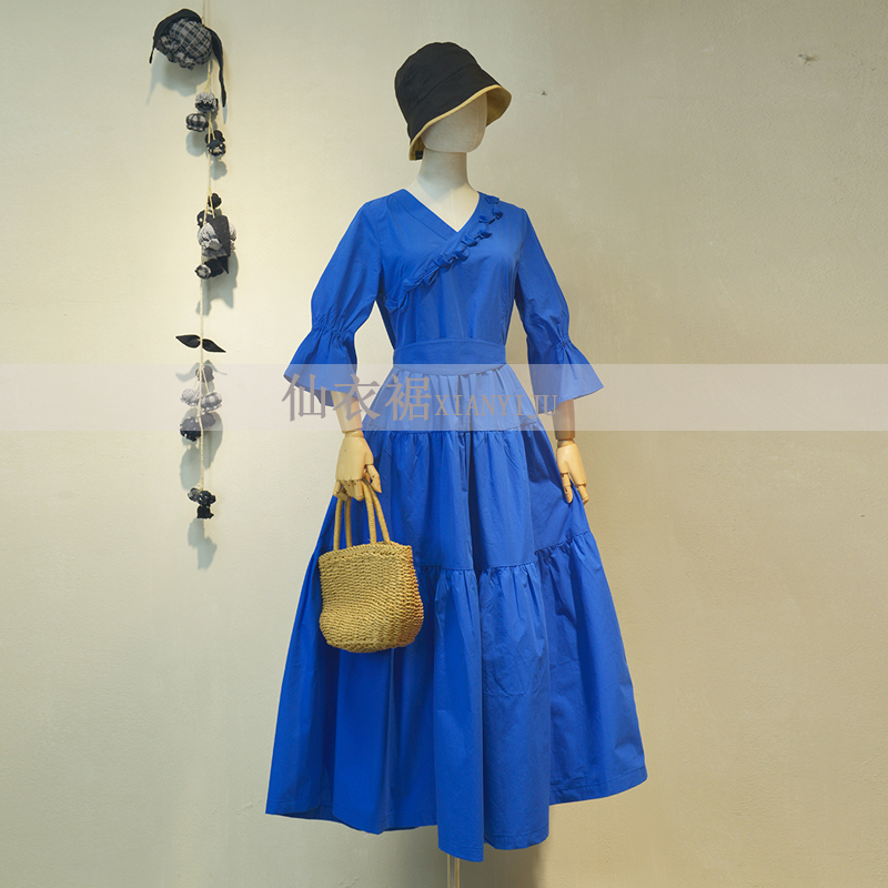 克莱因蓝法式复古连衣裙