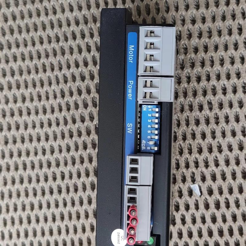 深圳雷赛DM556 智能两相步进电机数字驱动器 95新的