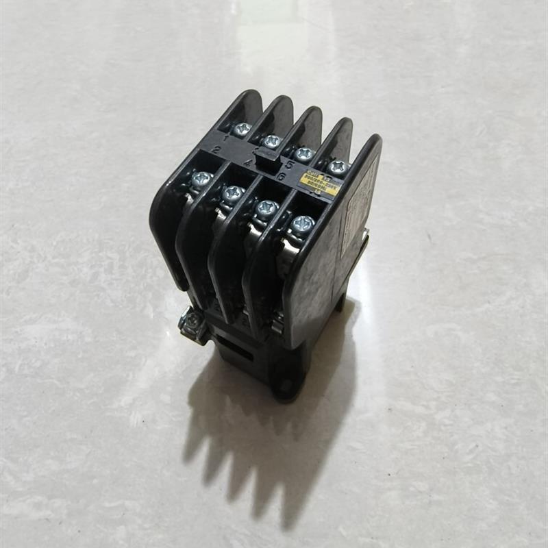 富士接触器SRCa50-3F/X 220V 4a4b
