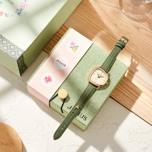 聚利时知更鸟手表利光春华联名款