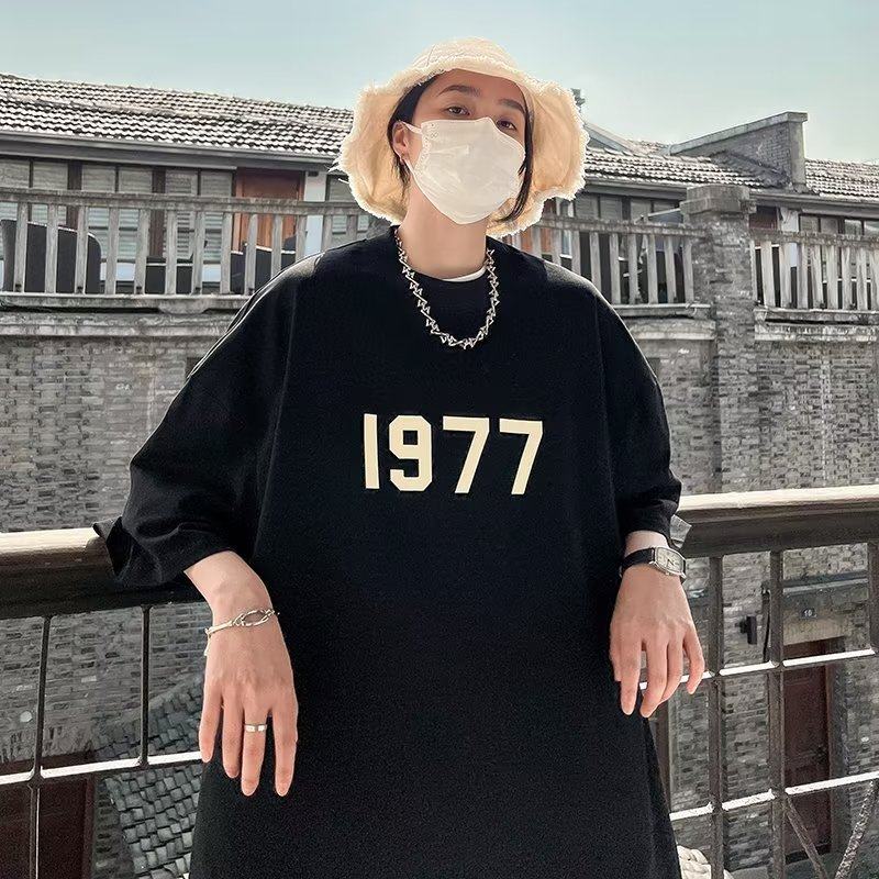 男士欧美潮牌高街美式复古印花宽松T恤黑色个性潮男夏季简约短袖
