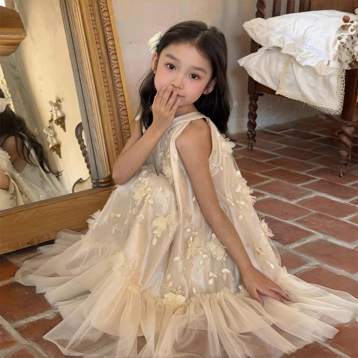 法国Uamtor女小童刺绣花朵连衣裙夏季蓬蓬裙女孩生日钢琴表演礼服