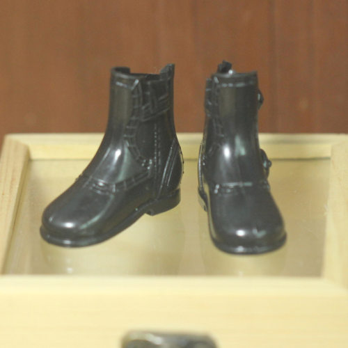 迷你黑皮鞋 娃用 靴子 背开马丁靴 长约4cm 玩偶娃娃OB27兵人小布