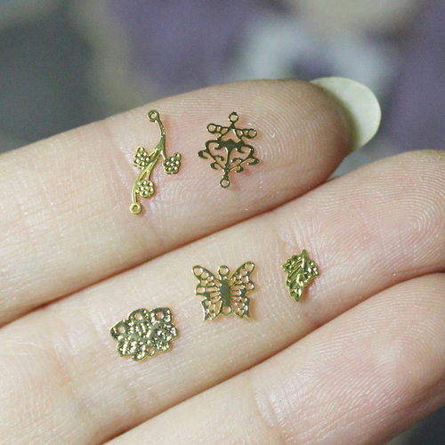 迷你枝叶吊坠金色金属花片娃娃