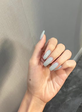 冰透蓝色高级感手工穿戴甲2026新款春夏网红爆款海盐蓝冰显白美甲