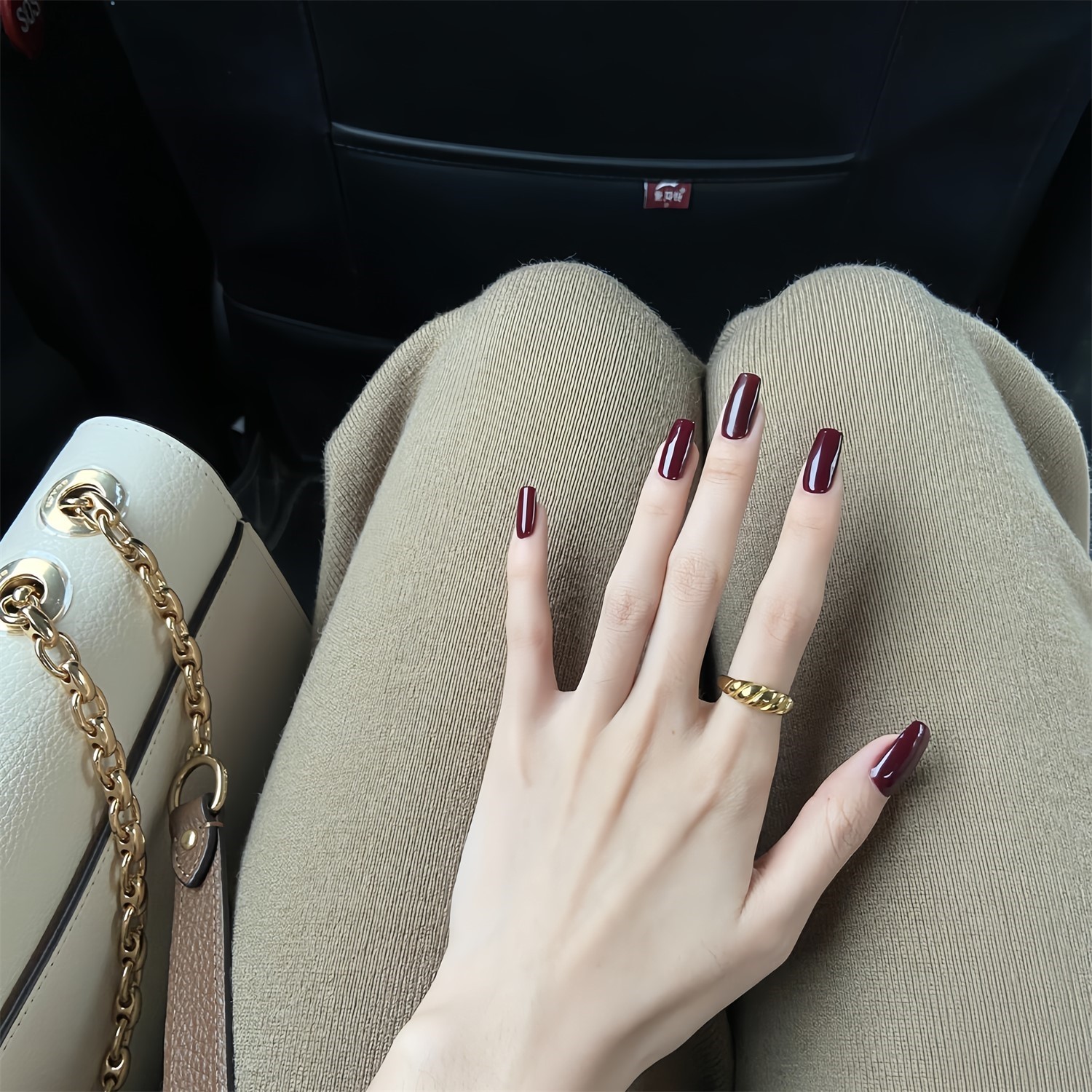 2026新年穿戴甲秋冬酒红色假指甲高级感显白指甲贴片成品可拆卸,彩妆/香水/美妆工具,穿戴甲/甲片,淘宝优惠券,粉丝福利购,淘宝优惠卷